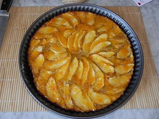 Tarta de manzana hecha en sarten