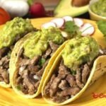 tacos asados con salsa de aguacate (1)