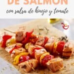 brochetas de salmon con salsa de hinojo y tomate